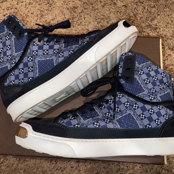 Men’s LV Sneakers - Picture 3 of 8